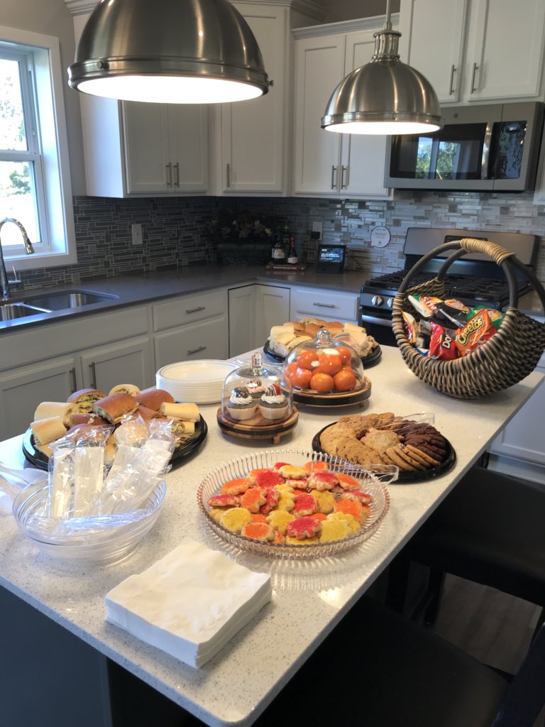 I’m hanging at the <a href="/Lennar/">Lennar</a> Winslow Cove model home til 2pm. Come see the amazing home and have free lunch &amp; <a href="/ks95/">KS95</a> prizes!!!