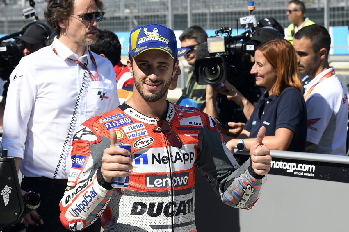 DucatiMotor's tweet photo. 🎙️ #AD04: “The qualifying session went well, because the important thing was to get onto the front row, which we did. With the times so close together, it would have been so easy to find yourself on the second row in an instant”

#AragonGP #DucatiTeam #ForzaDucati #MotoGP https://t.co/eLPtjesoVz