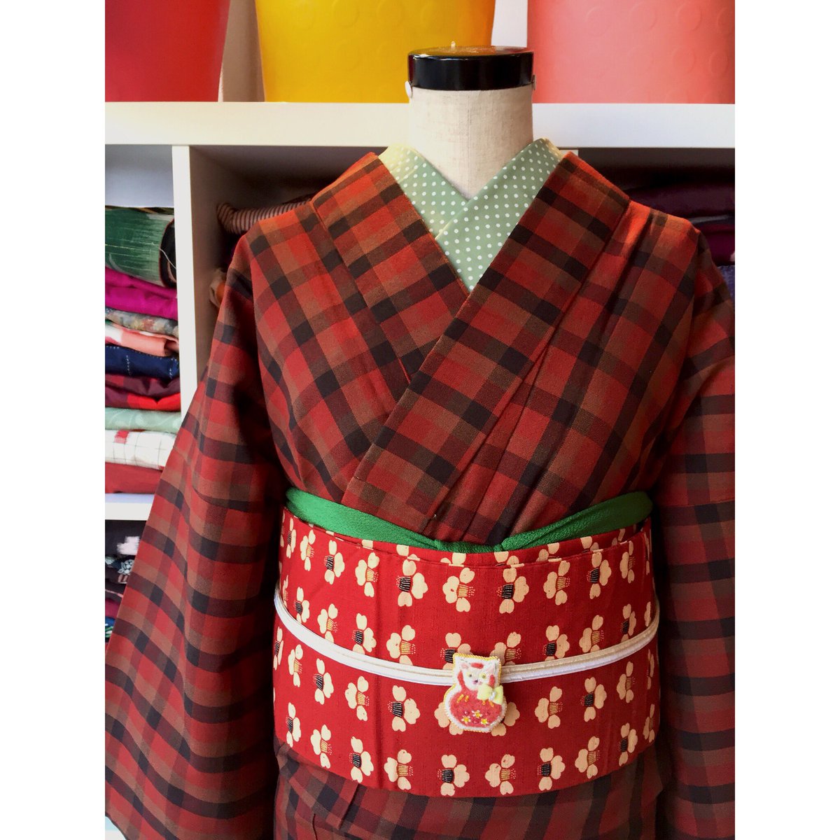 青文字系着物スタイリストうさこま アンティーク着物屋うさぎ小町 Auf Twitter うさこまトルソーちゃん ガーリーチョコミント風味 通販にて販売中 着物 ウール着物 帯 九寸名古屋帯 帯留め Capcin うさぎ小町 趣着物 レトロ 青文字系着物 Fashion