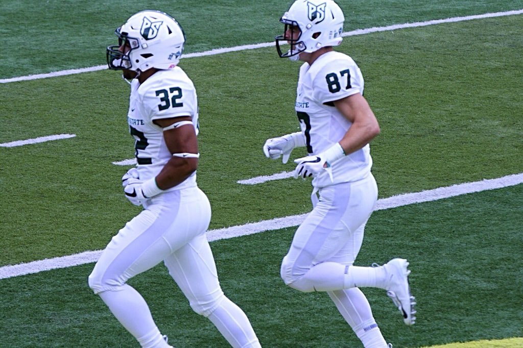 ColRiverSports's tweet photo. @ChieftainFB alum Nathan Hawthorne and Jacob Bystry on the field for @psuviksFB https://t.co/NJ8zlL2dbS