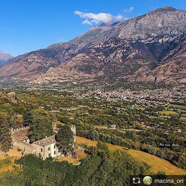 Repost from @macina_ori
View of Castle Borello, Mount Rocciamelone and Mount Palon ... ⛰⛰⛰
#valsusa #castle #mount #clouds #alps #rocciamelone #piemonte #italy_illife #beniculturali30 #ig_piemonte #ig_turin_ #piemonte_cartoline #thehub_piemonte #loves_united_piemonte #hiking…