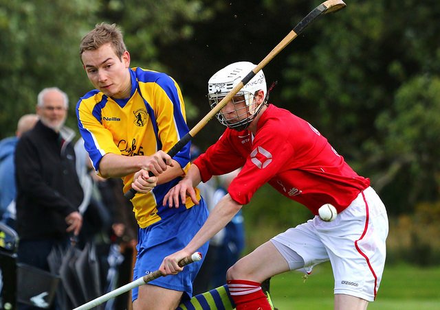 daveswanpics's tweet photo. Bute 1-0 Tayforth #bute #shinty #tayforth @ShintyCentral @camanachd #rothesay #sport #action @TayforthShinty https://t.co/sTSsIGyqL0