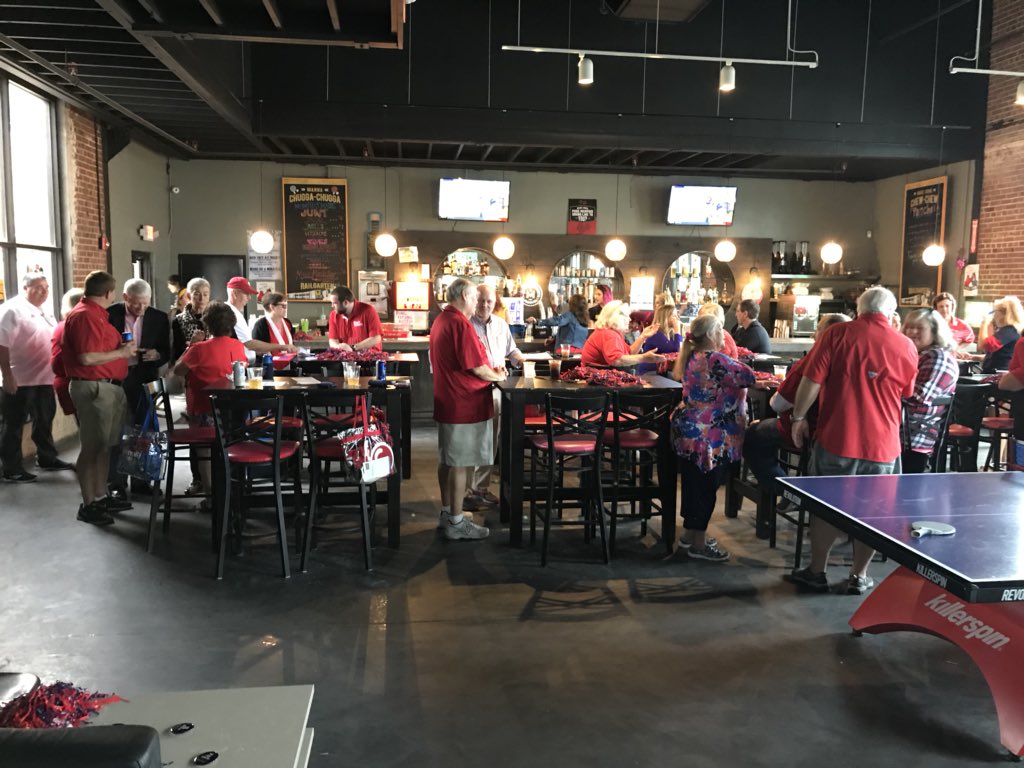 SouthAlabamaJAF's tweet image. Thanks to the @USAAlumni for putting on such a great Social and all the @WeAreSouth_JAGS  that made the trip north to @railgarten in Memphis! #1team1cause #wearesouth #GoJags