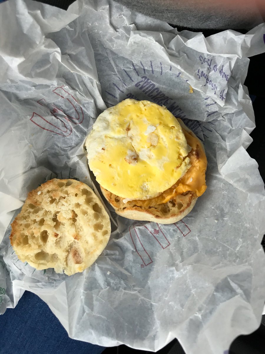 andierainemac's tweet photo. @McDonalds sucks when you order a sausage McMuffin and you don’t get the sausage!! Or the hash brown!🙄🙄 https://t.co/GKulXvMFrN
