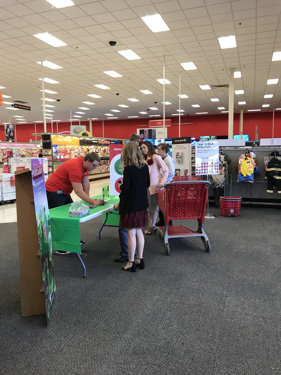 Rochester North is engaging guests at every turn today with the hiring table and Minecraft Event! @MorganCiota <a href="/Marisa_ann28/">Marisa Williamson</a> <a href="/RicaDevas/">Erica DeVasier</a> <a href="/justinakahn/">Justin Kahn</a> <a href="/adriennelebo/">Adrienne Lebo</a>