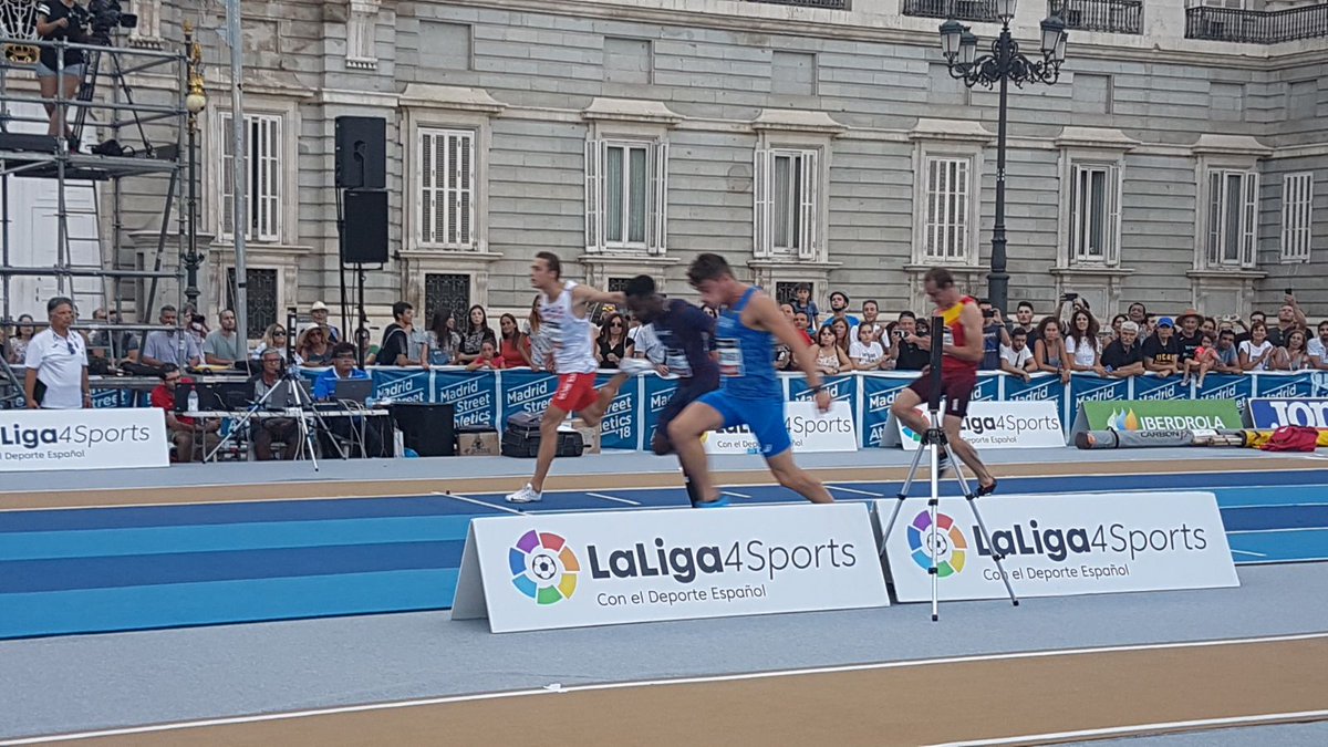 atletismoRFEA's tweet image. ¡Victoria para @atleticaitalia en #MADRIDStreetAthletics2018!

🇮🇹 37 puntos
🇪🇸 28
🇨🇵 23
🇵🇱 20

Así fue la última carrera de un evento que ha puesto a prueba los límites de los mejores atletas de Europa en el centro de Madrid

#TestTheLimits