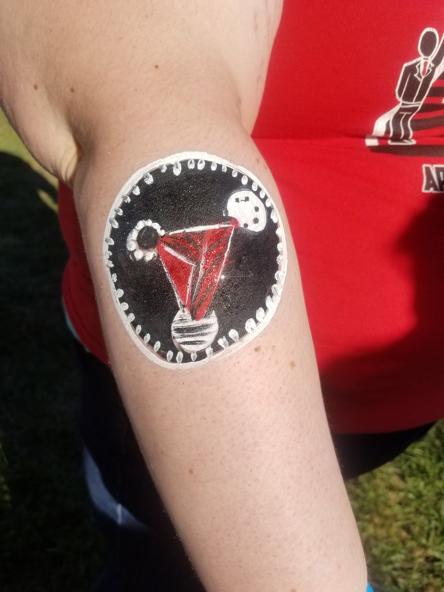 ILTech_Robotics's tweet image. Our exec board members are super excited about ITR they just had to show it off at the homecoming carnival today!