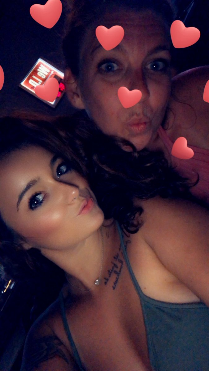devontrotman's tweet photo. to the sister i never had, i was just wanna say thank you for coming into my life and blessing me with the most beautiful niece in the world. can’t wrap my head around the fact that you’re not here with me. i love you. if you’re a bird i’m a bird, fly high 👼🏼 💕 https://t.co/XXclvboVAc