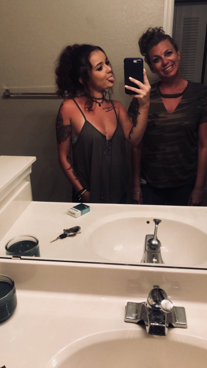 devontrotman's tweet photo. to the sister i never had, i was just wanna say thank you for coming into my life and blessing me with the most beautiful niece in the world. can’t wrap my head around the fact that you’re not here with me. i love you. if you’re a bird i’m a bird, fly high 👼🏼 💕 https://t.co/XXclvboVAc