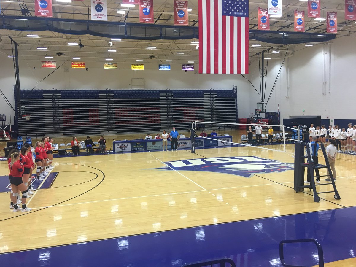 Michaelacox19's tweet photo. What a great visit to watch USI win! Thank you coach Mercer and Joris for taking the time to talk to me after the game. @USI_VB  @screaglemerce https://t.co/fpWw4xGNyG