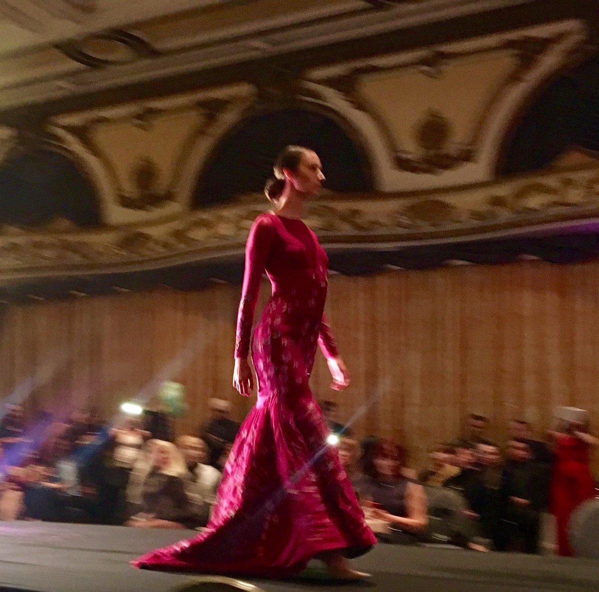 AlexandraR0sas's tweet photo. SF Community #Fashion Week https://t.co/kbmX19mS5r