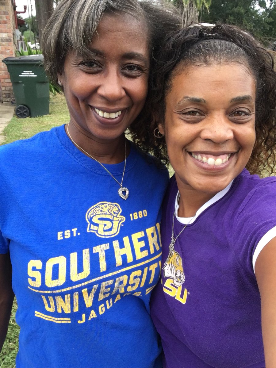 AlisaKD1's tweet image. #GameDayFun💙💛💜💛 #FOE💯💋