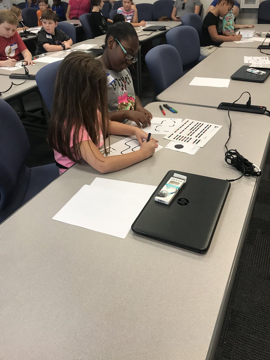 BBMSTechED's tweet photo. Science Saturday at IHMC was a hit! We learned logic with Ozobots. https://t.co/xqz4EY4zia