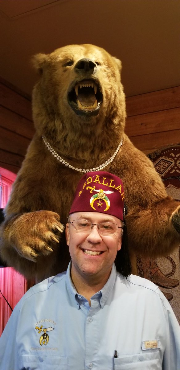 AbdallahShriner's tweet photo. #FirstDayofFall #Feztastic https://t.co/CzziT0F58J