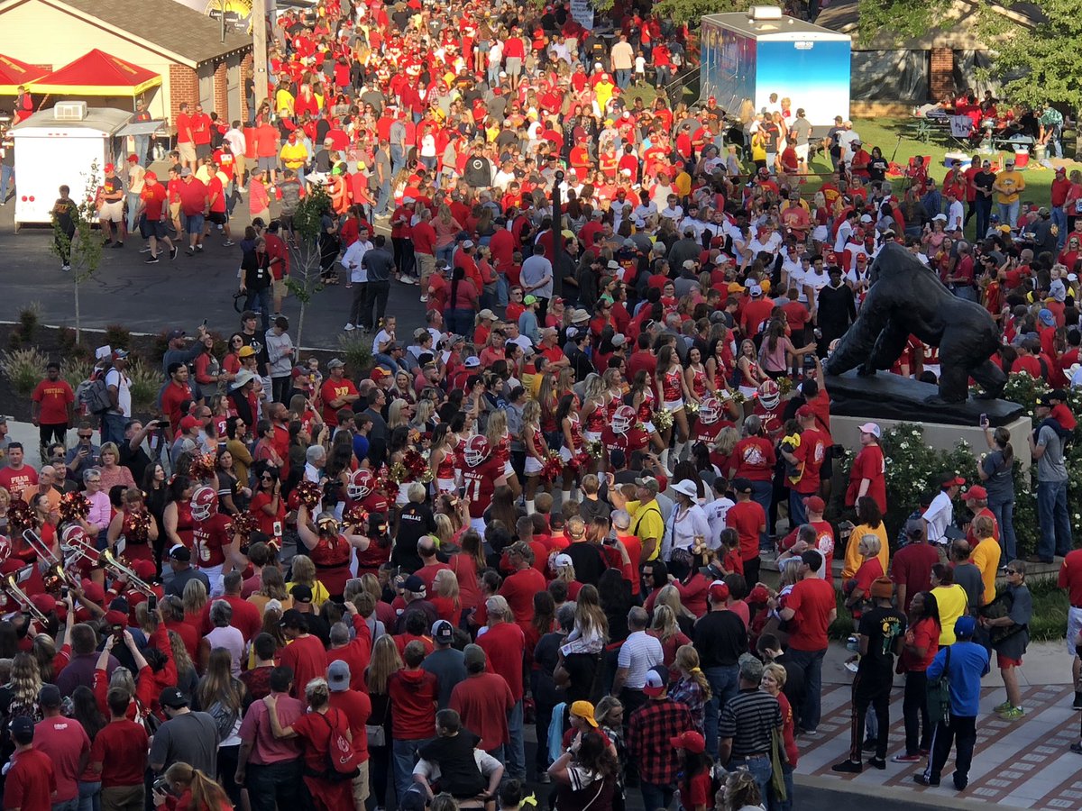 GorillaGameday's tweet image. THIS is Gorilla football. Are you ready? #timetogotowork #GameDayintheJungle