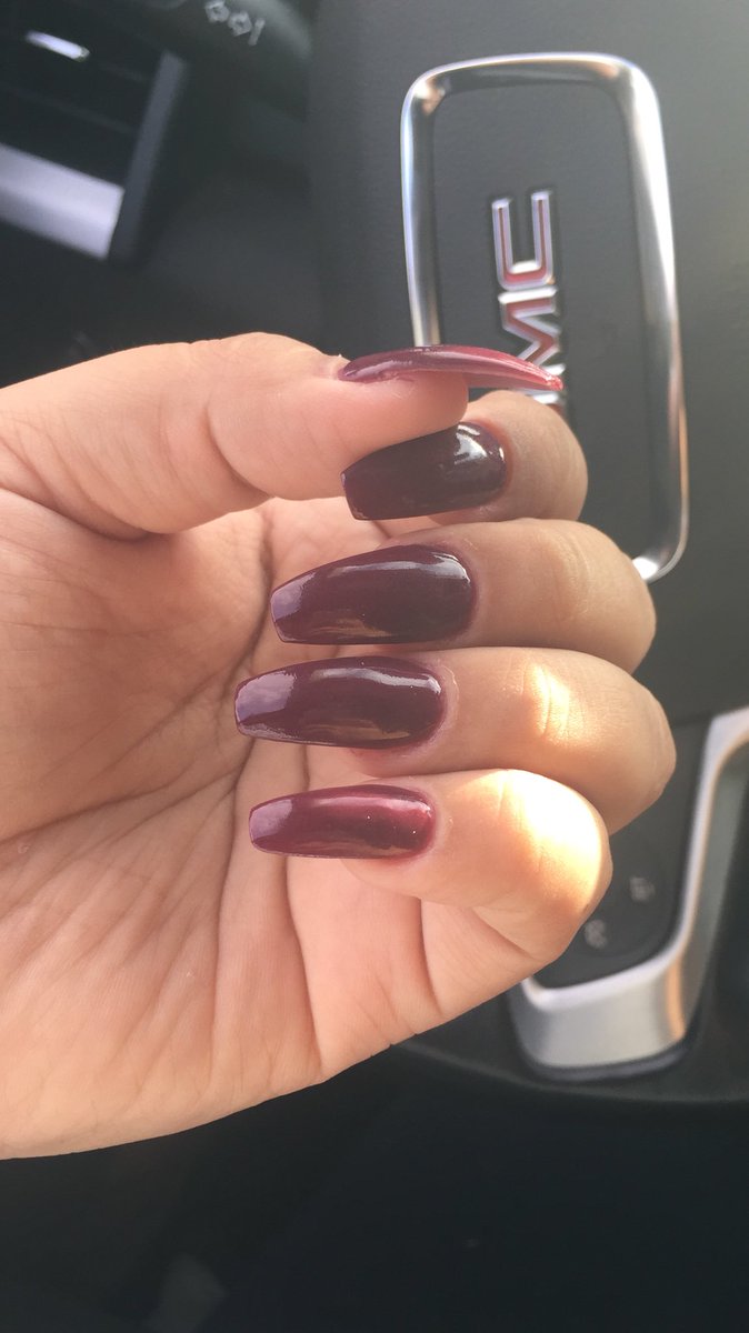 RocksRodriguez's tweet image. The length - wowza!! And can’t stop staring!!! I’m talking about my nails people. #nails #naildip #torontonails