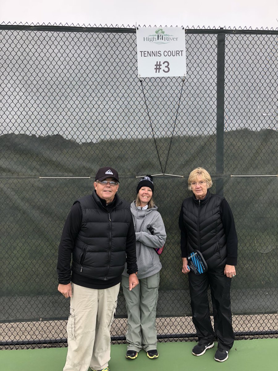 macneillb's tweet photo. Great Amazing Pickleball Race today ... so much fun!! Supporting the Food Bank and many other business in High River AB❤️❤️👍 https://t.co/VOStjR3uui