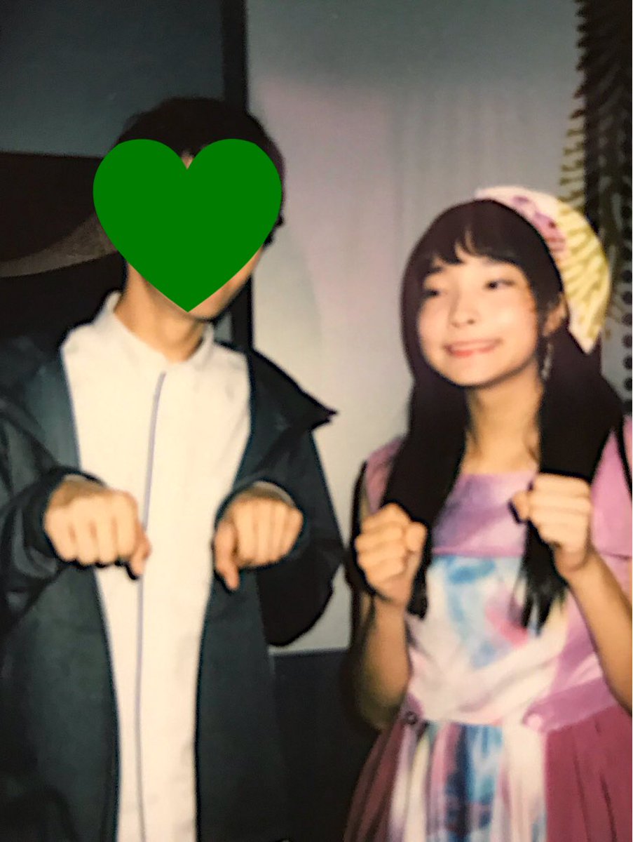 gyuttotyutto's tweet photo. 「一年ぶりにラジオで投稿読まれた🤤やっぱかをるさんだなー！」

🌙「ねー、なんで読んじゃったんだろう。」

「…。」

あかん、コレ一生読まれないやつや。。

多少イラッとしたので、なっちゃんの可愛い可愛いリス🐿のモノマネのチェキ晒します😡

#792don https://t.co/gde5rX28Ev