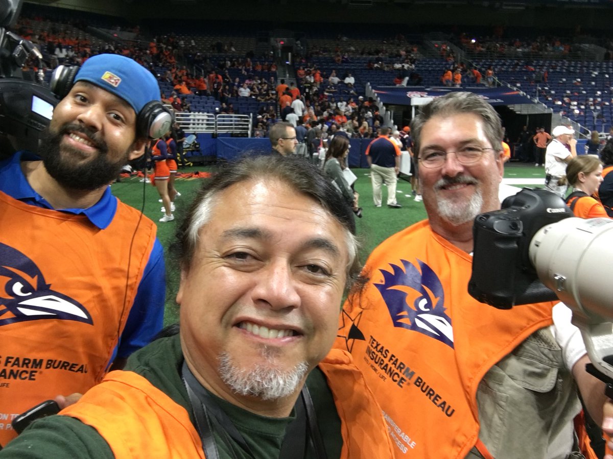 Billy Calzada 🇺🇸 /Photographer/Love 1 Another (@billycalzada) on Twitter photo My office tonight is at the @TexasStateFootball at <a href="/UTSAFTBL/">UTSA Football 🏈</a> football game. With me are the fabulous <a href="/JeffHuehnPhoto/">Jeff Huehn</a> and <a href="/adamthephotog/">adamthephotog</a> pix and game story I’m tomorrow’s <a href="/ExpressNews/">San Antonio Express-News</a> My office tonight is at the @TexasStateFootball at <a href="/UTSAFTBL/">UTSA Football 🏈</a> football game. With me are the fabulous <a href="/JeffHuehnPhoto/">Jeff Huehn</a> and <a href="/adamthephotog/">adamthephotog</a> pix and game story I’m tomorrow’s <a href="/ExpressNews/">San Antonio Express-News</a>