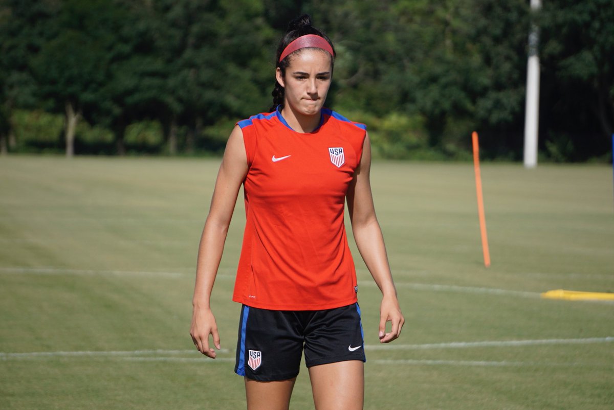 EPTblueprint's tweet photo. Hard work pays off! Congratulations to our girl @diana0rdonez for being named @UnitedCoaches #AllAmerican! What an honor! Keep up the great work D! #MORE #ussoccer #fcdallas #EPTarmy https://t.co/DS4o9IylUr