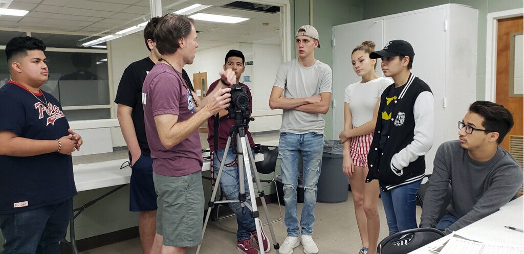 FamilyServiceSA's tweet photo. Our aspiring filmmakers are learning what it takes to produce award-winning cinematography from the experts. Thanks to @freshfilms_ , our @bestbuy Teen Tech students learned digital film production, editing, lighting, sound & scripting this morning. #TeenTechSA #FamilyServiceSA https://t.co/92VeQVCv56