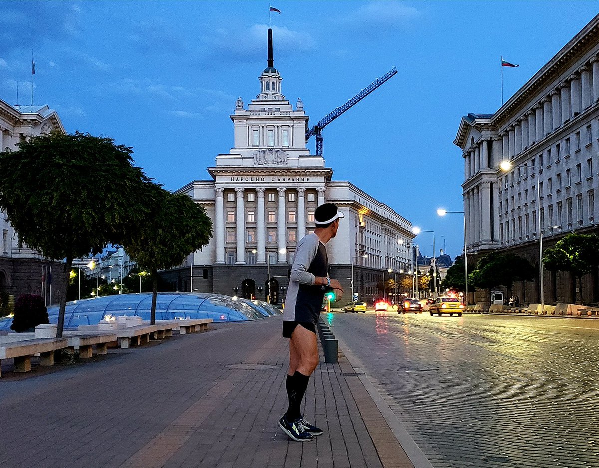 Korridori78's tweet photo. Corramos, vivamos, respiremos cada paso, olvídate del reloj, cargate de emoción.
¡Sofía estás muy guapa! Buena tarde a todos.
#runningtravel #runsofia #RunningLifestyle #runner #correrporelmundo https://t.co/pNDu66kuXS