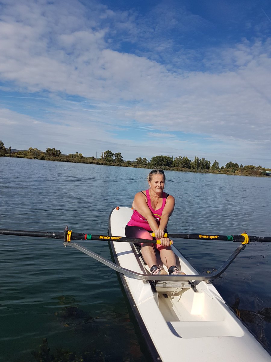Je vous partage ces beaux moments avec notre caisse locale pour les 90 ans de l aviron Decinois :  a cette occasion ...courses de nos administrateurs , ils relevent le defit sur un sport tres complet!..remise des coupes aux vainqueurs et...