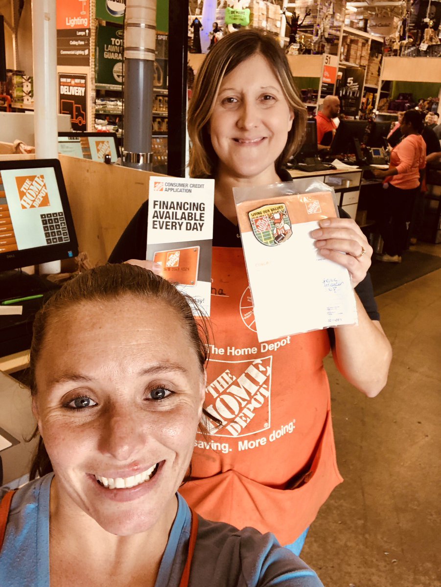 MagPie4102's tweet image. I want to give a great big shout out to Donna for her excellent customer service and her passion on driving credit. #AmazingCustomerService #CantDoWhatWeDoWithoutYou @4103OPS @Schnorrbusch920