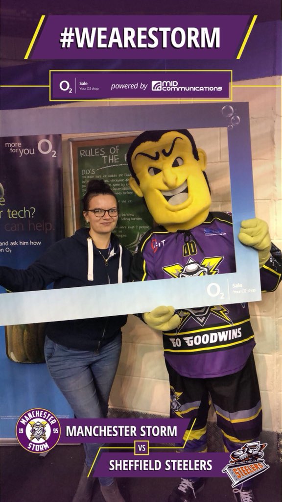 emmawatson0623's tweet image. Lightening Jack is walking around with #O2Sale and our amazing Gurus.... can you spot them?! @Mcr_Storm @MIDCommsUK 🏒⛸