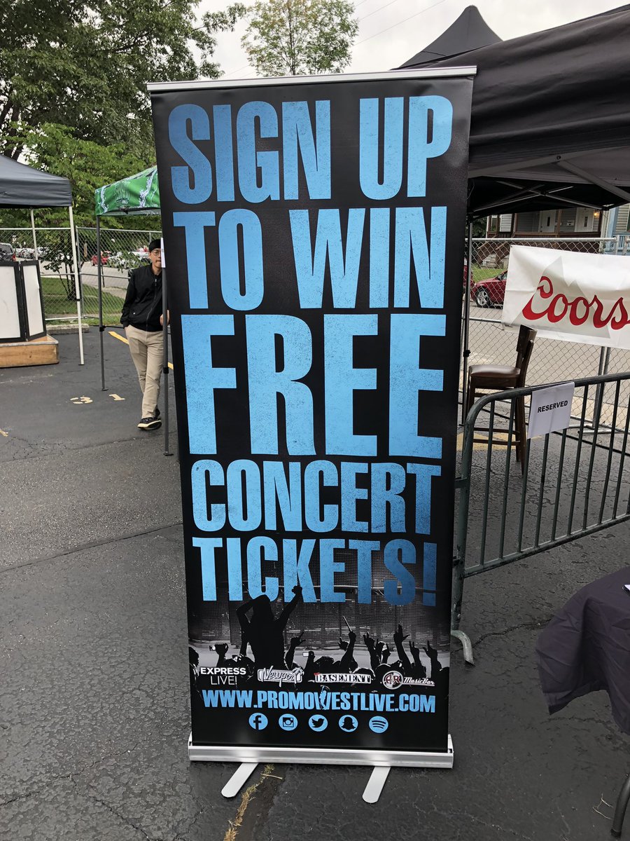 TheLittleBar's tweet image. @promowestlive in the house at tiny gate doing giveaways! Stop by and check it out! #tinygate #promowestlive