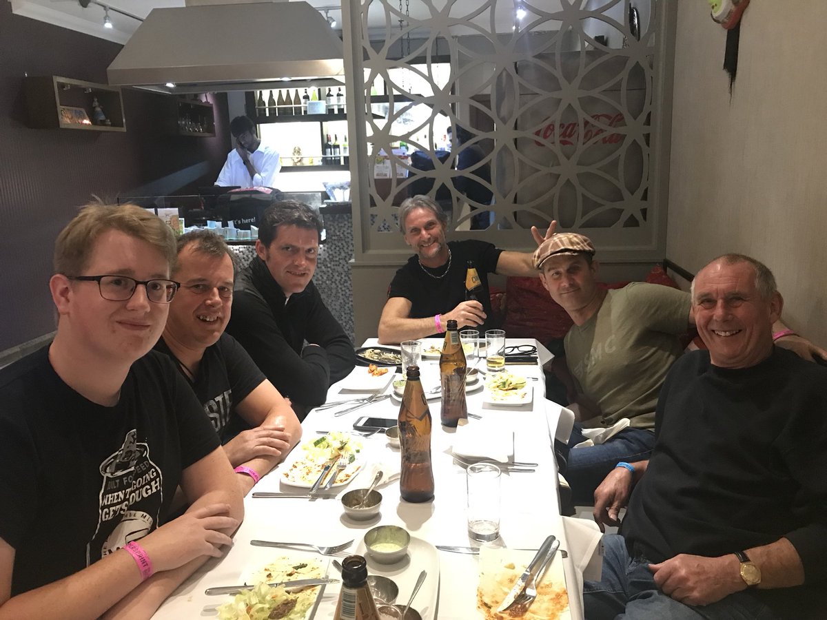 Curry and a few beers with these motorcycling Leg Ends down in the capital..😁👍  <a href="/Jimwhit69/">James Whitham</a>  <a href="/jm130tt/">John McGuinness MBE</a>  <a href="/dougielampkin/">Dougie Lampkin</a> <a href="/BarryNutley/">Barry Nutley</a>  I think mc pint is picking up tab.!!!!?😳😂