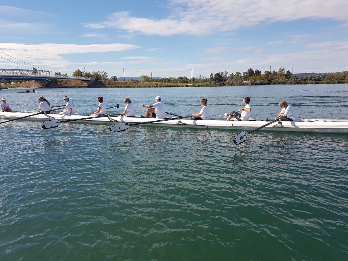 metropolest's tweet photo. ...et un nouveau bateau baptisé "Credit Agricole" très belle attention du club de l Aviron Decinois pour remercier notre caisse locale du soutien qu elle lui porte. https://t.co/dqzbCnwzh8