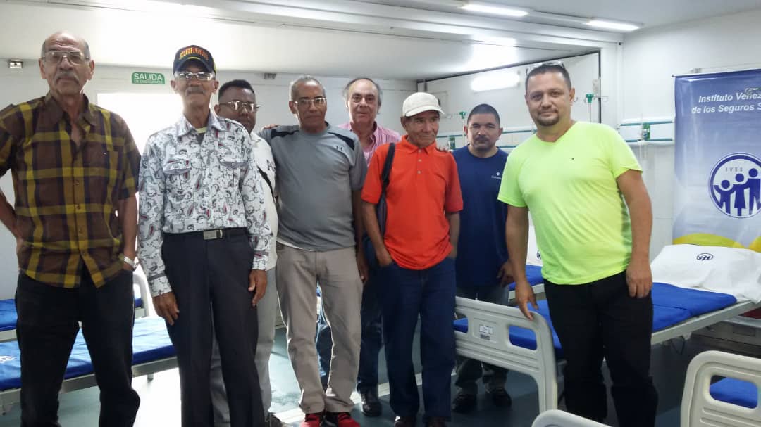 ivssoficial's tweet photo. 📌Personal del #IVSS junto a tripulación del Buque Arca de la Paz, con el objetivo de iniciar una "operación estratégica integral combinada" entre Venezuela y China. #22Sep @NicolasMaduro @magallyvina https://t.co/kbFZ51B0Sg