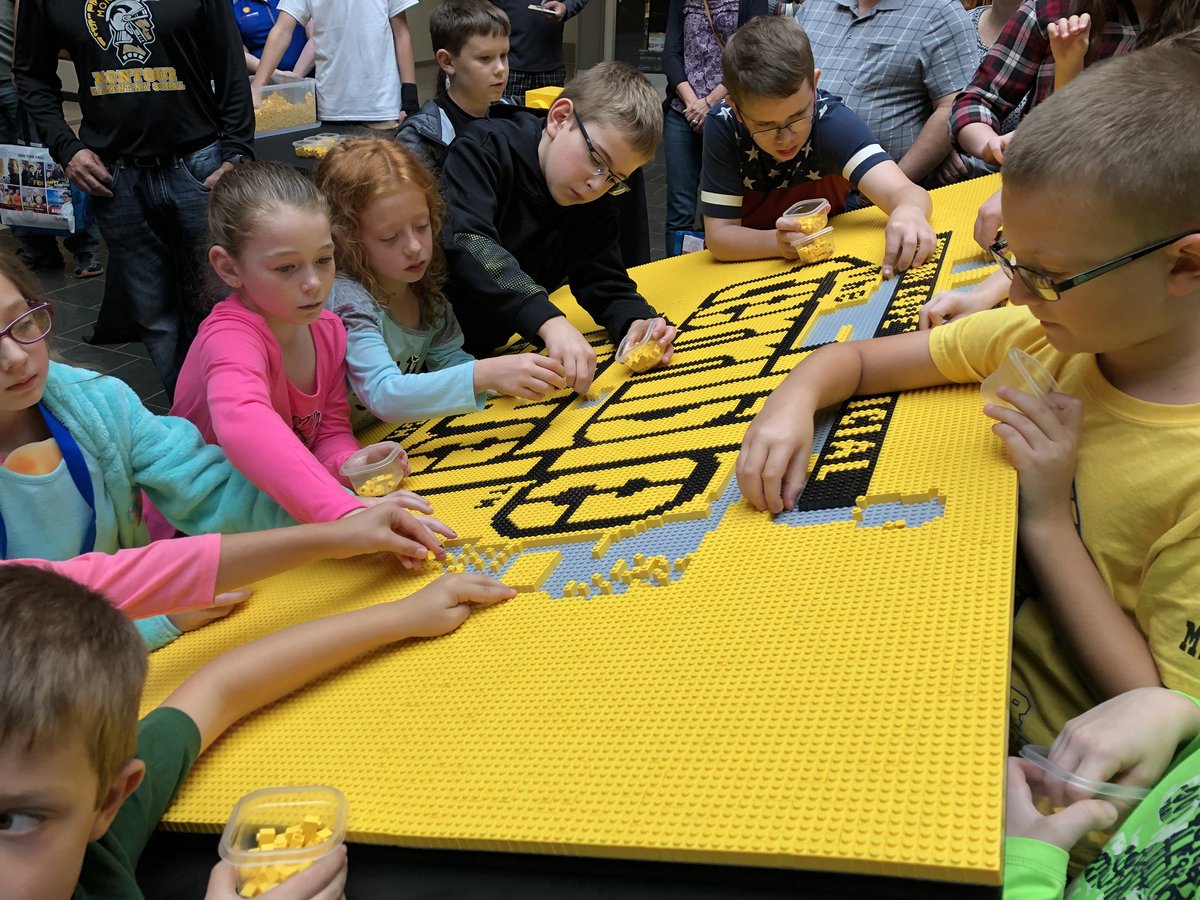 jasonburikmsd's tweet photo. Excitement is building!  We are getting close to completing the 
Lego #TerribleTowel at #StemFest @MallatRobinson @MontourSD @KDKA #AmazingBuilders https://t.co/R3wh1SKdWn