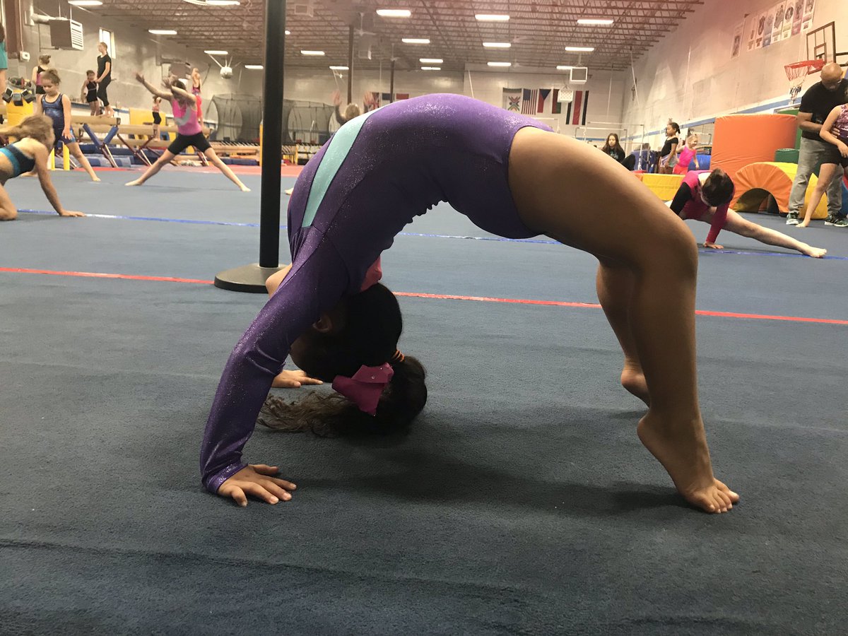 MiaLuna30313461's tweet photo. 🤸🏻♀️💕🌙 #naydenovgymnastics #workingonmyskills #thebridge #preteam #jojobows #mialunas🌎 https://t.co/UoJWckuBn3