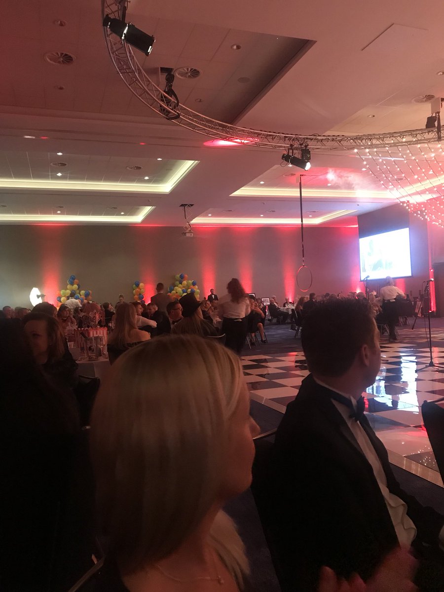 identifydan's tweet photo. The start of a great night. #GreatestshowHEYCU https://t.co/ezwpXQh26y