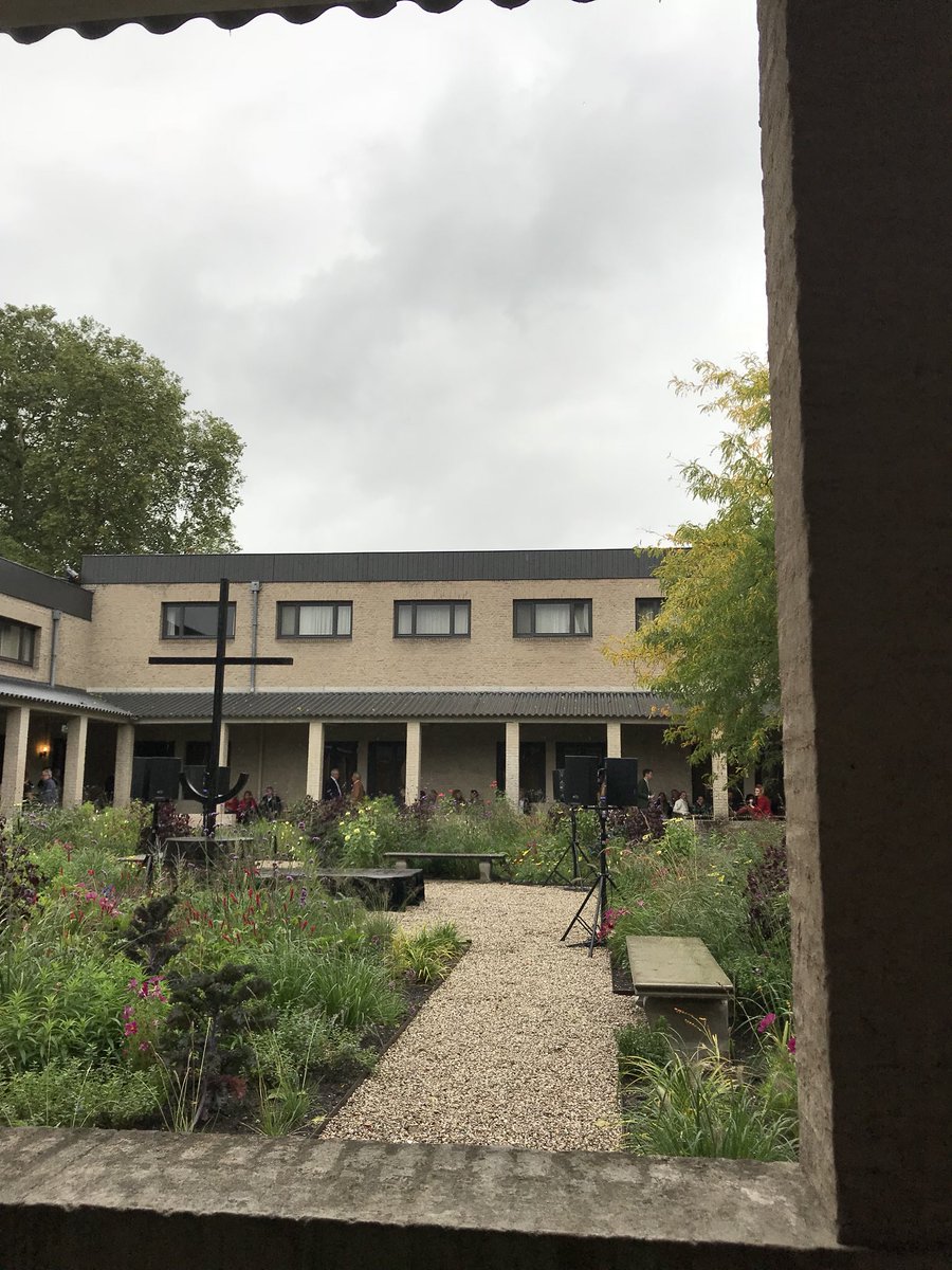 susanlammers's tweet photo. Op buitenplaats #Doornburgh staat ook de Emmaus Priorij, gebouw van architect Jan De Jong, Bossche school, met de bijzondere maatvoering van het plastische getal. https://t.co/MPGVsN8xEj