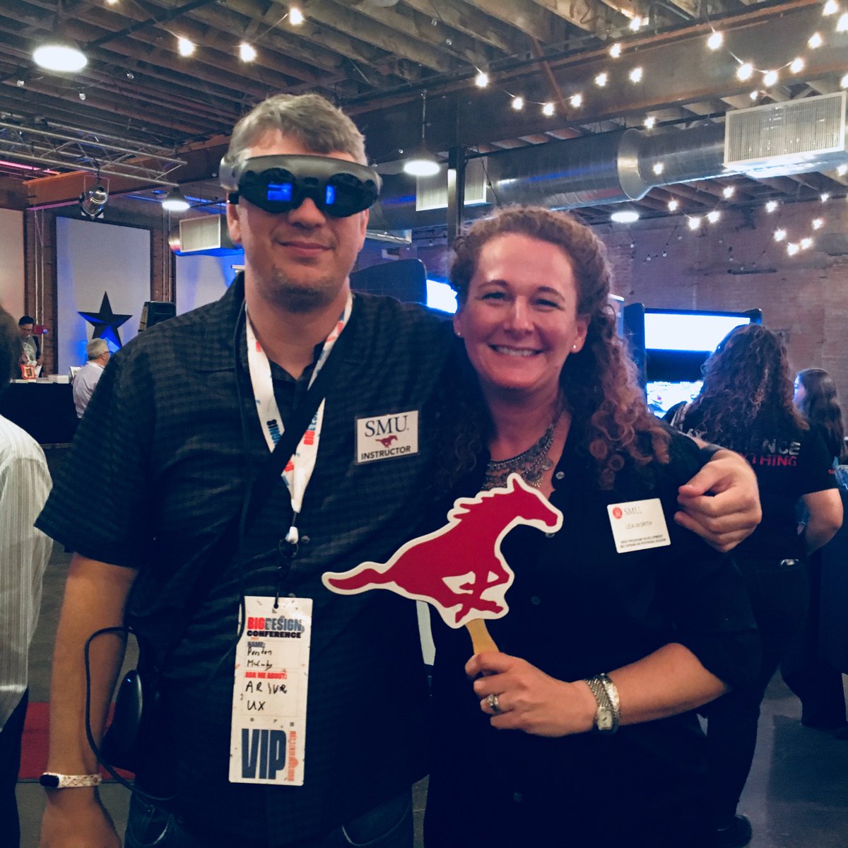 SMUCAPE's tweet photo. #SMU UX Design Instructor Preston McCauley @uidesignguide demos Magic Leap with @LeaWorth1 and #flatperuna at #BIGD2018 https://t.co/AGpQUbY2BY https://t.co/Hf8ppDGwfB