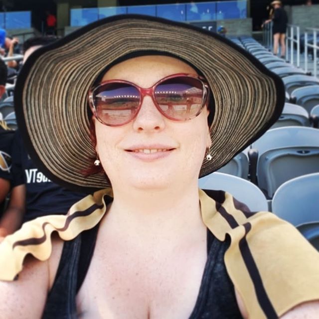 AbbyPotts's tweet photo. Enjoying the brief shade before the #LAFC game. https://t.co/N10xapaIf6 https://t.co/z7nFQo1MqQ