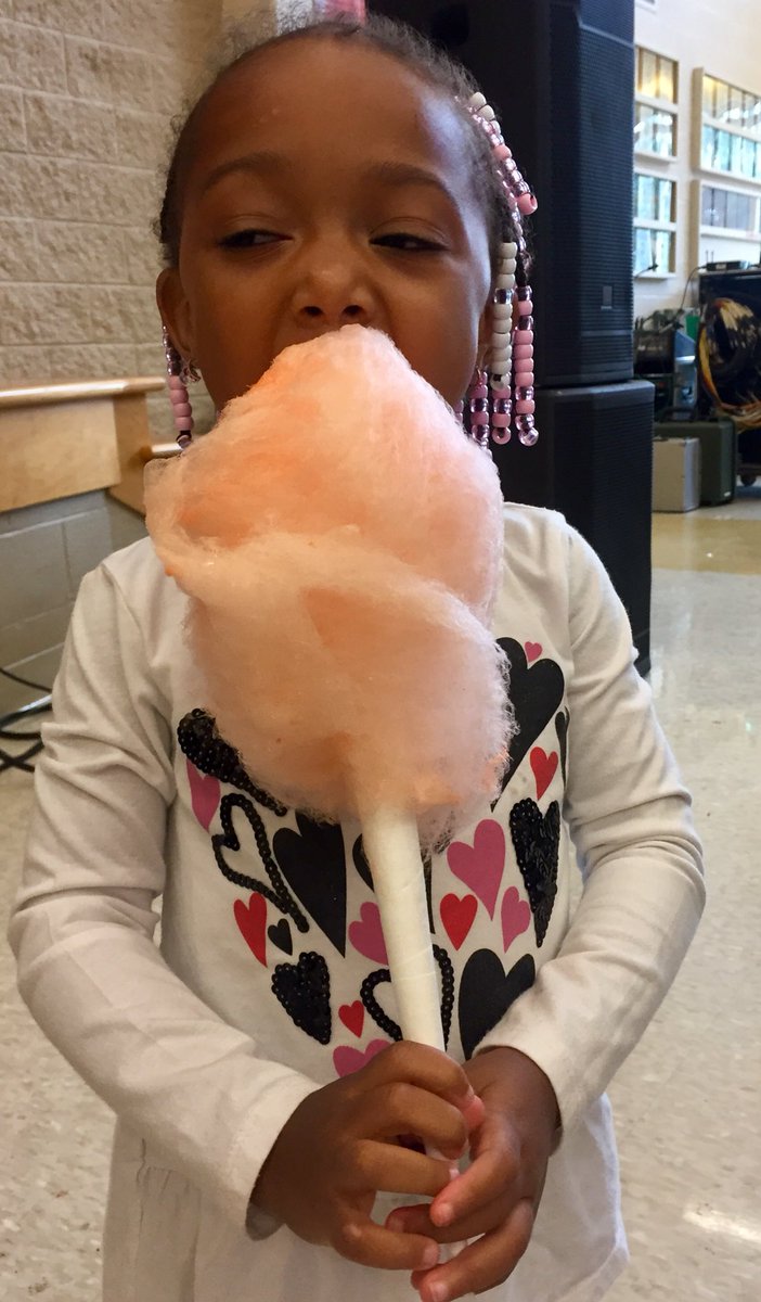 WilsonElementa2's tweet image. Wilson was so excited to host the @theredzone614 event! @YtownSchools