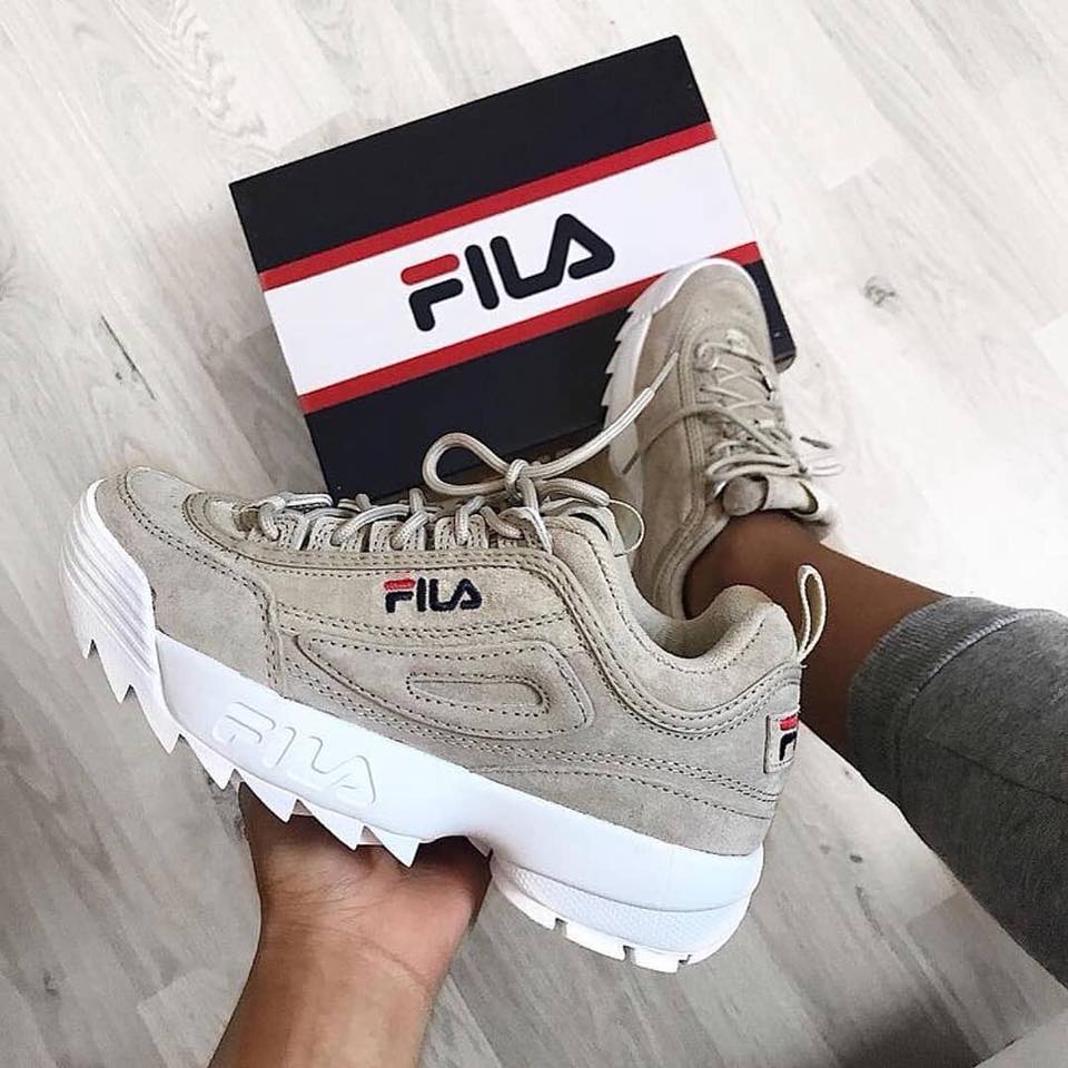 itsdavahn's tweet photo. How many female would wear this https://t.co/GkQYrPjT4u