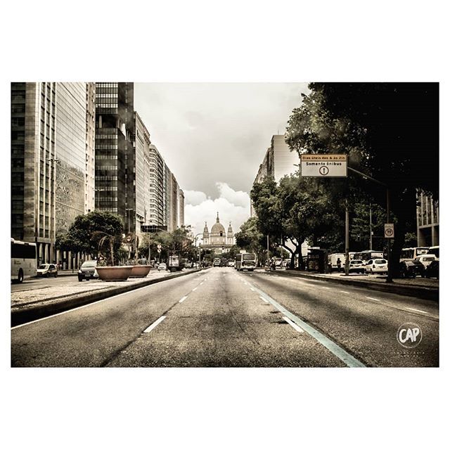 CAPFotografia's tweet photo. Las calles del centro de Río de Janeiro / The streets of downtown Rio de Janeiro. .
.
#riodejaneiro🇧🇷 #riodejaneirogram #riodejaneirotop #brasil #brasilnature #riodejaneirobrasil #citywalk #brasil_greatshots #citybestpics #brasil🇧🇷 #ciudad #riodejane… https://t.co/yOLOjxiAVL https://t.co/6aiWeRj0Cn