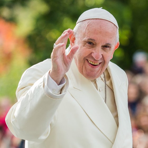 FANUNICAMAS's tweet photo. Hoy es un día muy especial. Tenemos a Papa Francisco de visita en nuestro pequeño país, Lituania.  Foto de cortesía de Tomas Vinickas https://t.co/RTT4Hp6e1R