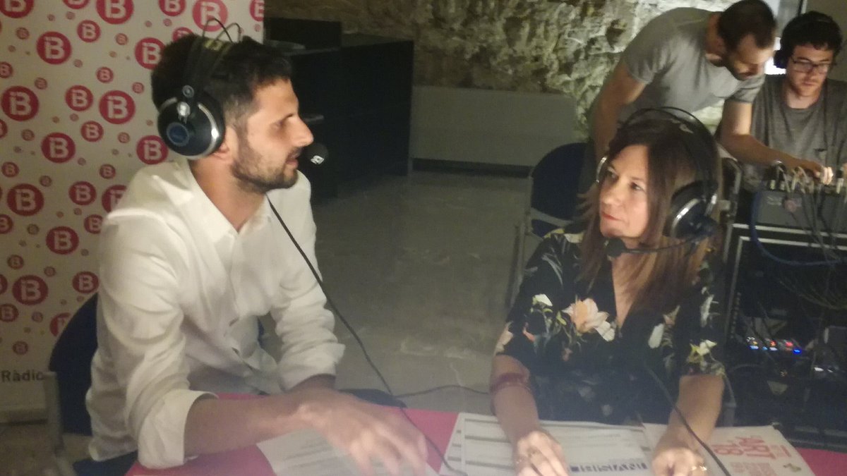 EntusiastesIB3's tweet photo. L'arquitecte @tonigelabert ens presenta la seva intervenció #CarteBlanche sobre el complex cultural a #FormattingArchitecture a @EsBaluard @IB3radio #NitdelArt18 https://t.co/f2prGzlHtP