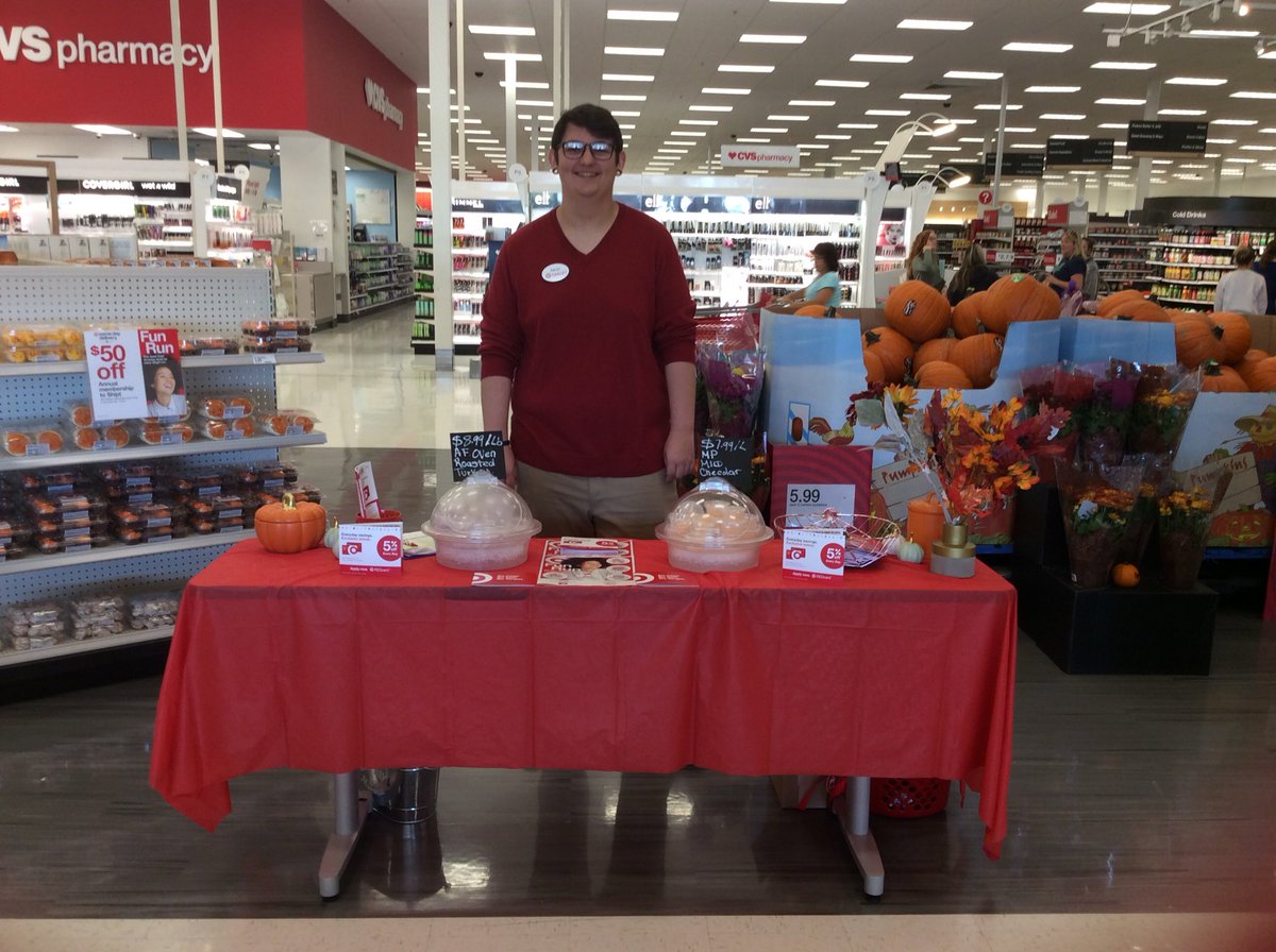 LauraBoulware's tweet photo. Advocate Aaryn showing some #guestappreciation at the front end with samples and savings!! #targetfunrun https://t.co/ktS1BEeDuI
