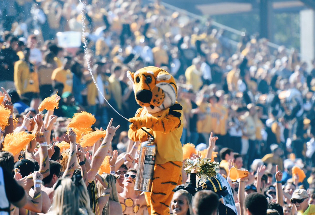 ZOUNationmag's tweet photo. FINAL from Columbia #UGA 43 #MIZ 29. Tigers fall to the No. 2 Bulldogs and head into a bye week. Next up: South Carolina https://t.co/ShswIq4CQp