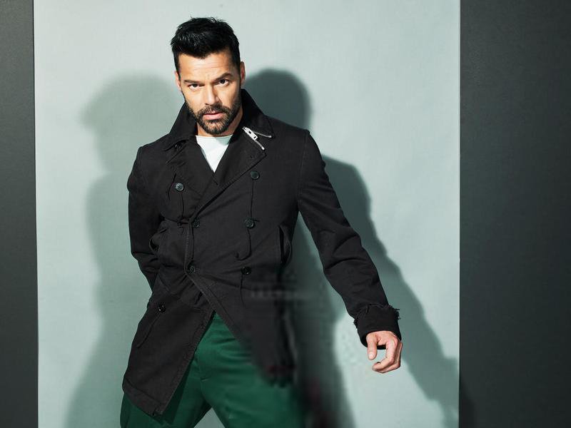 AHS8infos's tweet photo. Ricky Martin @ricky_martin - Emmy Magazine 2018 Photoshoot #ACSVersace https://t.co/ErY2DfYyw1 https://t.co/0v9PMG8YZw
