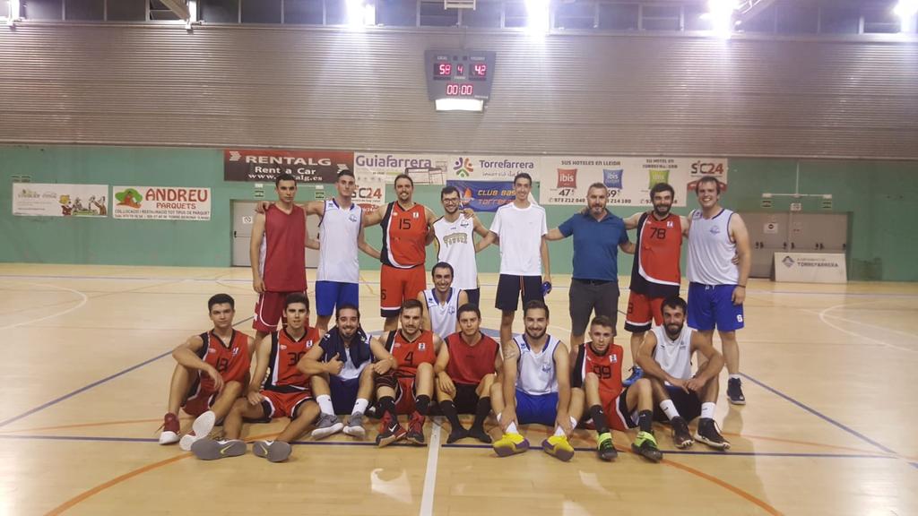 AlexLeyvaLpez's tweet photo. Segundo amistoso con la banda del patio contra el Almacelles!!! #Pretemporada #SrMasc #CBTorefarrera https://t.co/uQlwDQsoMJ