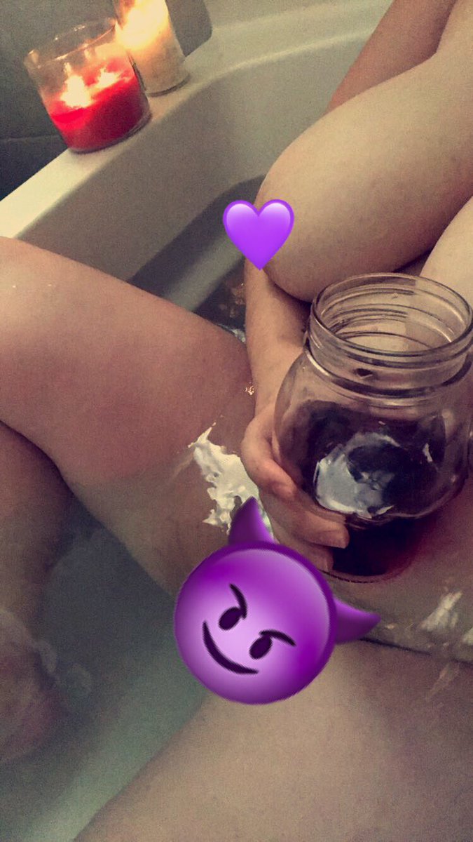 GoddessLyta's tweet photo. Wine + bath = horny af
#bath #wine #horny #hornygirl #nudes #tease #femdom #FinDom #malechastity #boobs #tits #CENSORED https://t.co/PLBKOkvjZI