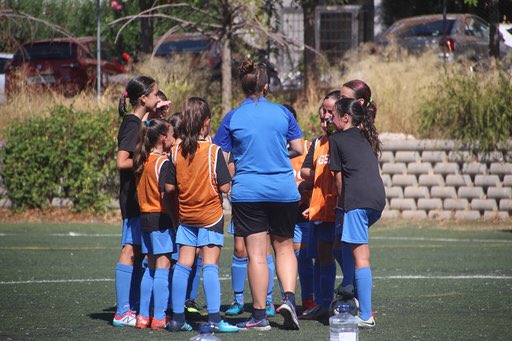 CDMasriver's tweet photo. ⚽️ ¡Gran jornada en #Masriver! Nos encanta el balón 💙🖤 #OrgulloAzzurro 💥 https://t.co/3B74gR20g3